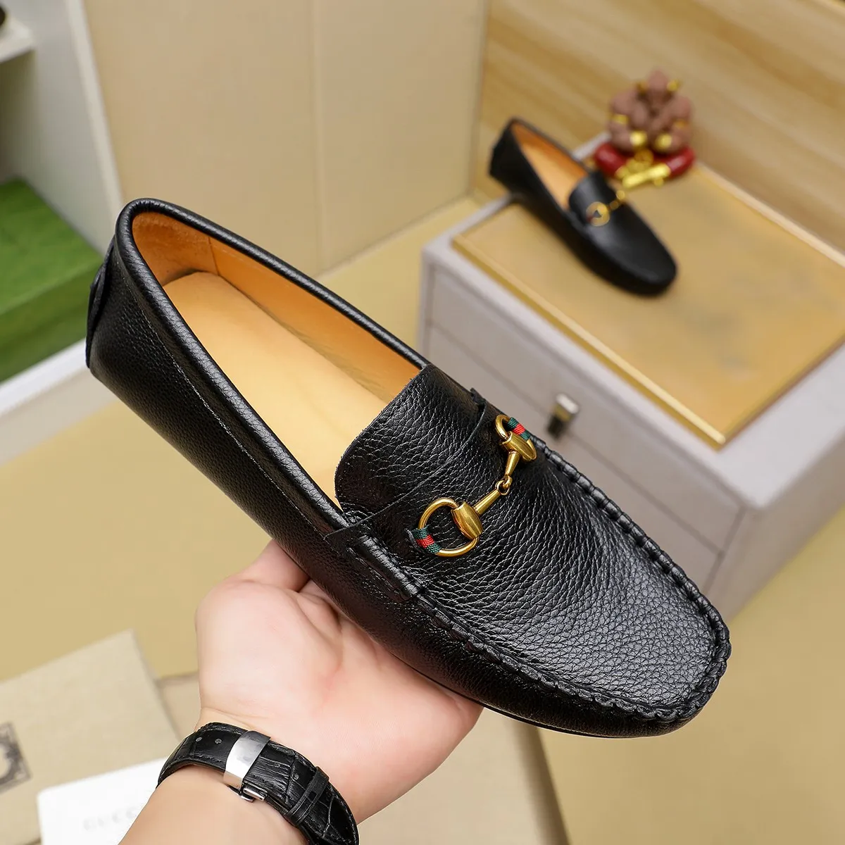Men's shoes💰380💰🕷🕷️【 GUCCI 】Gucci's best-selling trendy men's casual slip-on shoes 🇨🇳Official website original 1:1 mold 💯Original quality, fine workmanship ☘Fashionable and versatile, perfect shape, comfortable on the feet 🍓Trendy men's recommended model, imported cowhide on the top layer 🎋High-quality pigskin lining, rubber wear-resistant and non-slip outsole, high-end atmosphere, worth owning 🍉Optional 38-44